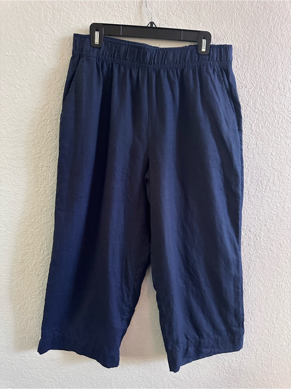 Tahari Essentials 100% Linen Navy Pull On Cropped Wide Leg Pants Women’s L - Picture 2 of 11